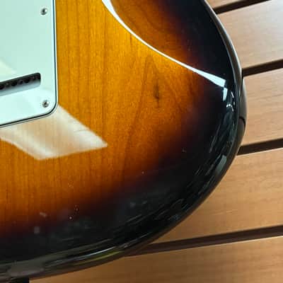 Fender American Special Stratocaster with Maple Fretboard in 2-Color Sunburst 2012 w/Lightweight Case image 11