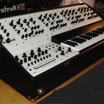 Immagine Oberheim FVS-1 Four Voice Analog Polyphonic Synthesizer - 2