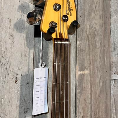 Squier Classic Vibe '60s Precision Bass - 3-Tone Sunburst image 6