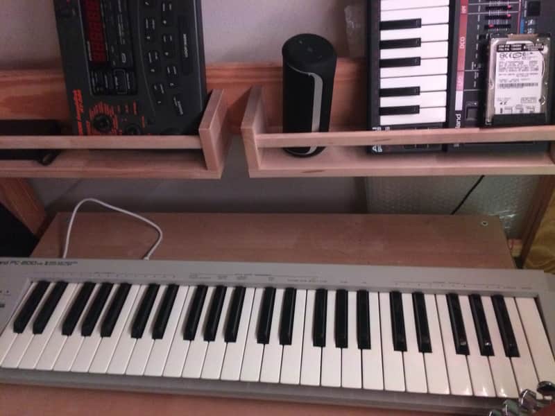 Roland PC-200 Mk ii Midi Keyboard 9 Volt Powers Supply Or Battery Powered image 1