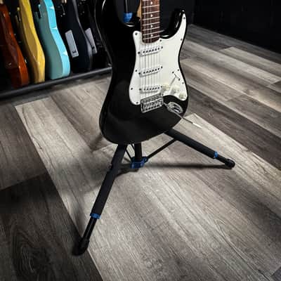 Squier Affinity 20th Anniversary Stratocaster - Black image 3