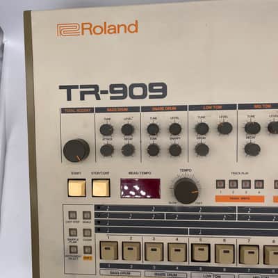 Roland TR-909 Rhythm Composer 1983 - 1985 - White image 2
