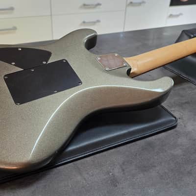 Dean Avalanche Ultra 7 String Silver Sparkle Gold Flake Seven String 24 Fret 25.5" Scale Floyd Rose HH Super Strat Electric Guitar MIK Korea Korean with hard case image 21