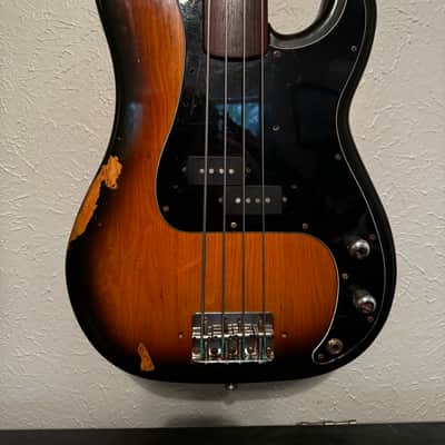 Fender P bass- fretless 1978 - Sunburst image 2