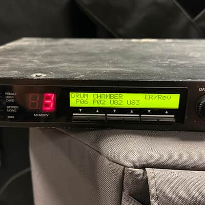 Yamaha SPX990 Professional Multi-Effect Processor image 2