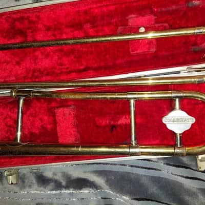 Holton Collegiate Trombone, with case and mouthpiece, USA. Acceptable condition image 9