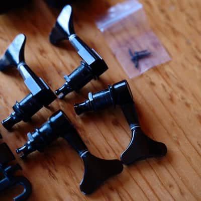 Gibson Thunderbird Pickups, Gibson 3-point Bridge and Grover Bass Keys image 2