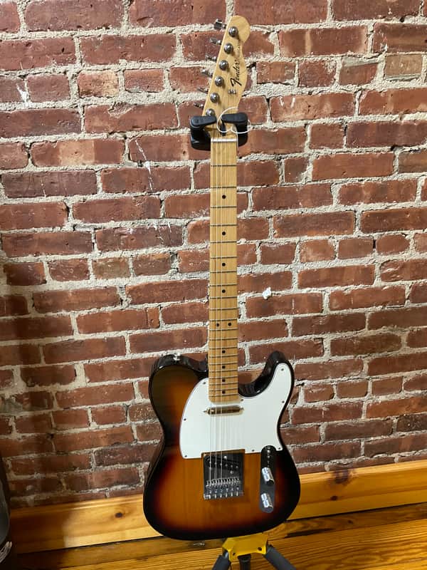 Fender Player Telecaster with Maple Fretboard 2018 - Present - 3-Color Sunburst image 1