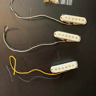Strat pickups made in USA - Bootstrap ‘54 Vintage Pro for Stratocaster® 2021 Parchment/ Aged White image 1