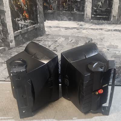 Yamaha Yamaha NS-AV1 is a 2-way acoustic suspension bookshelf speaker 90s  - Black image 4