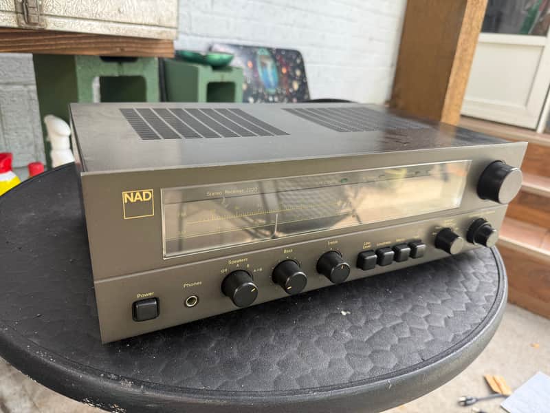 NAD 7020 Tuner Amplifier image 1