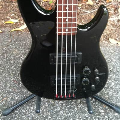 '87 Peavey Dyna Bass 5-String - Hard Case - Active EQ - Super Ferrite Pickups - Schaller Hardware image 2