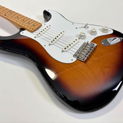 Fender Stratocaster '50s Vintera II 2023 Sunburst image 6