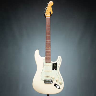 Fender American Vintage II 1961 Stratocaster Electric Guitar - Olympic White - B-Stock - V2438241B image 3
