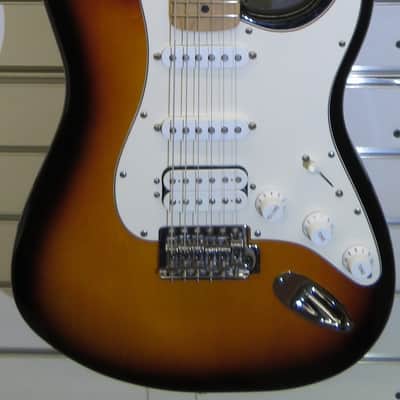 FENDER Stratocaster MIM in 2000 - Sunburst -With Soft Case image 1