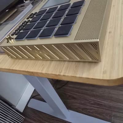 Akai MPC Live II (includes deck saver & installed screen protector) Standalone Sampler / Sequencer Gold Edition 2022 - Present - Gold image 4