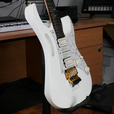 Ibanez JEM7VWH Steve Vai Signature – 2019 Final-Year Fujigen MIJ – Original Hard Case image 6
