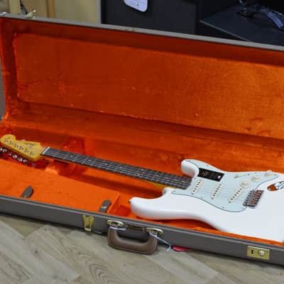 Fender American Vintage II 1961 Stratocaster Olympic White, Hard Case B Stock image 8