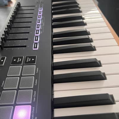 Immagine Novation FLkey 49 MIDI Keyboard Controller 2023 - Present - Black - 3