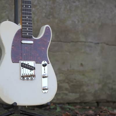 Del-Tone 60's T-Style - Khaya Mahogany - Olympic White image 3