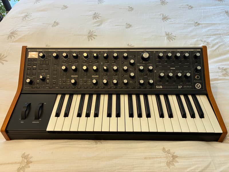 Moog Subsequent 37 Analog Synth 2017 - Present - Black image 1