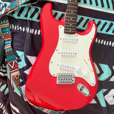 Squier Standard Stratocaster with Maple Fretboard 2001 - 2018 - Candy Apple Red image 1