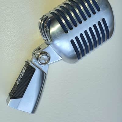 Shure Super 55 Deluxe Supercardioid Dynamic Microphone image 2