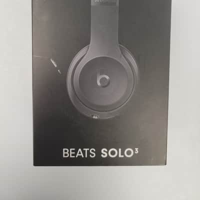 Beats Solo 3 Headphones image 16