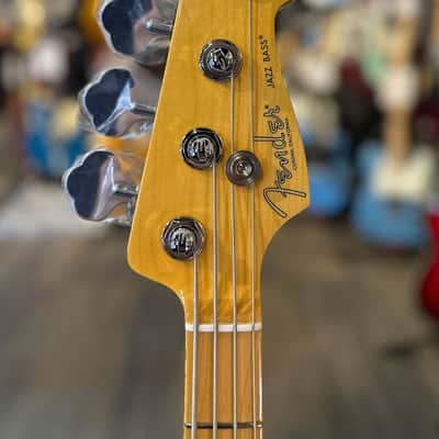 Fender American Professional II Jazz Bass Maple Fingerboard Mystic Surf Green image 3