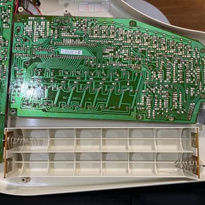 Suzuki OM-27 Omnichord with Power Adapter & Original Soft Case / Packaging 1981 - Ivory image 10