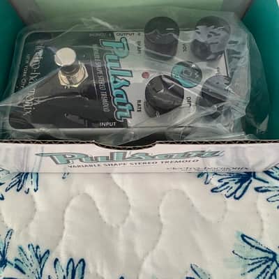 New ElHarmonix EHX Nano Pulsar Stereo Tremolo Guitar Effects Pedal image 2