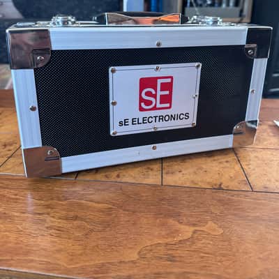 sE Electronics T2 Large Diaphragm Multipattern Condenser Microphone 2010 - Present - Silver image 4
