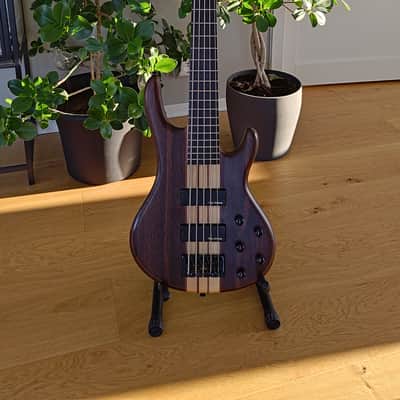 Woodo B5 Walnut 2010-2015 - Natural Satin image 1