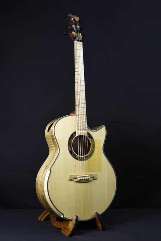 2022 Maestro Guitars Raffles Small Jumbo CSB Private Collection