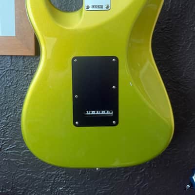 Fender American Ultra II Stratocaster with Maple Fretboard 2024 - Present - Solar Flare image 2