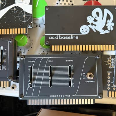 Erica Synths Bullfrog with All available options cards image 5