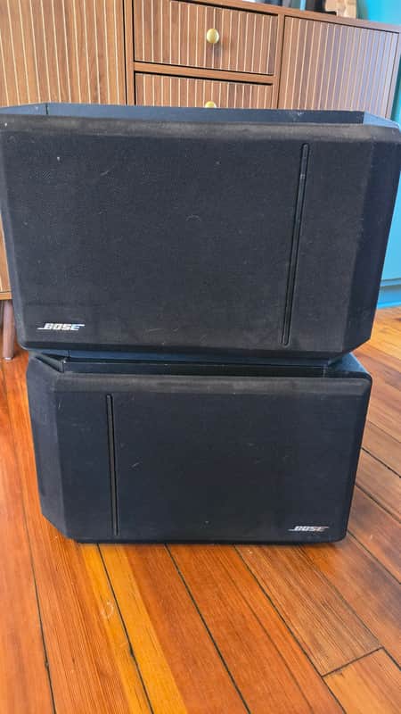 Bose 301 Series IV Speakers (Pair) – Direct/Reflecting Sound image 1