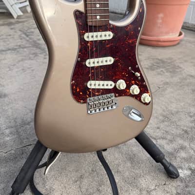 Fender American Vintage '65 Stratocaster 2013 - 2016 - Shoreline Gold with matching headstock image 3
