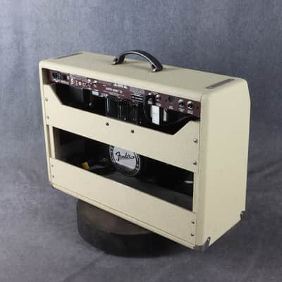 Fender Super Sonic 22 1 x 12 Combo Amplifier - Blonde - 2nd Hand image 4