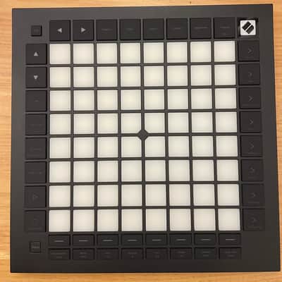 Novation Launchpad Pro MKIII Pad Controller 2020 - Present - Black image 2