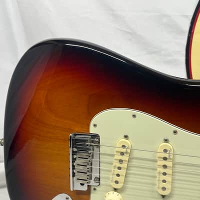 Fender American Elite Stratocaster Strat Electric Guitar - 3-Color Sunburst image 4