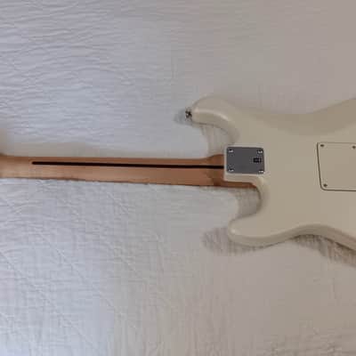 Squier Deluxe Stratocaster with Maple Fretboard & 2-Point Tremolo 2014 - Pearl White Metallic image 7