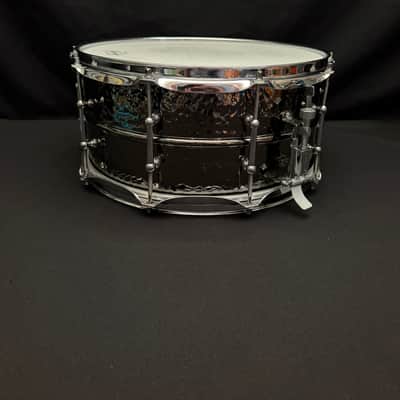 Ludwig LB417KT 14” x 6,5” Black Beauty Hammered snare drum imagen 4