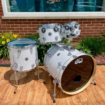DW Collector's Series Pure Maple Standard 4pc Drum Set White Glass Glitter 22/10/12/16 image 2
