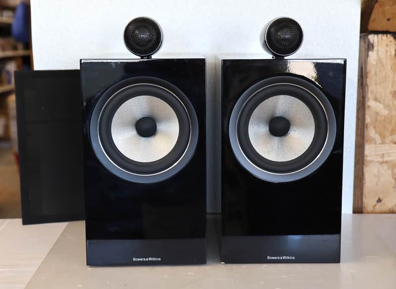 Bowers & Wilkins 705 S2 Gloss Black Bookshelf Speaker Pair image 1