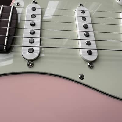 2024 Fender American Professional II GT11 Stratocaster Sweetwater Exclusive - Shell Pink image 13