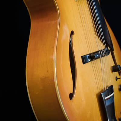 D'Aquisto Jim Hall Model 1983 Tawny Sunburst image 3
