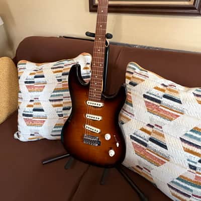 Godin Progression 2009 - Maple Sunburst image 3