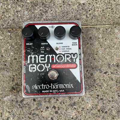 Electro-Harmonix Memory Boy Analog Delay / Chorus / Vibrato 2009 - Present - Black / White / Red image 1