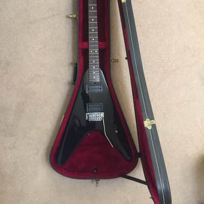 Kramer Focus 4000 1983 Floyd Rose guitar black gloss with case - ESP image 4
